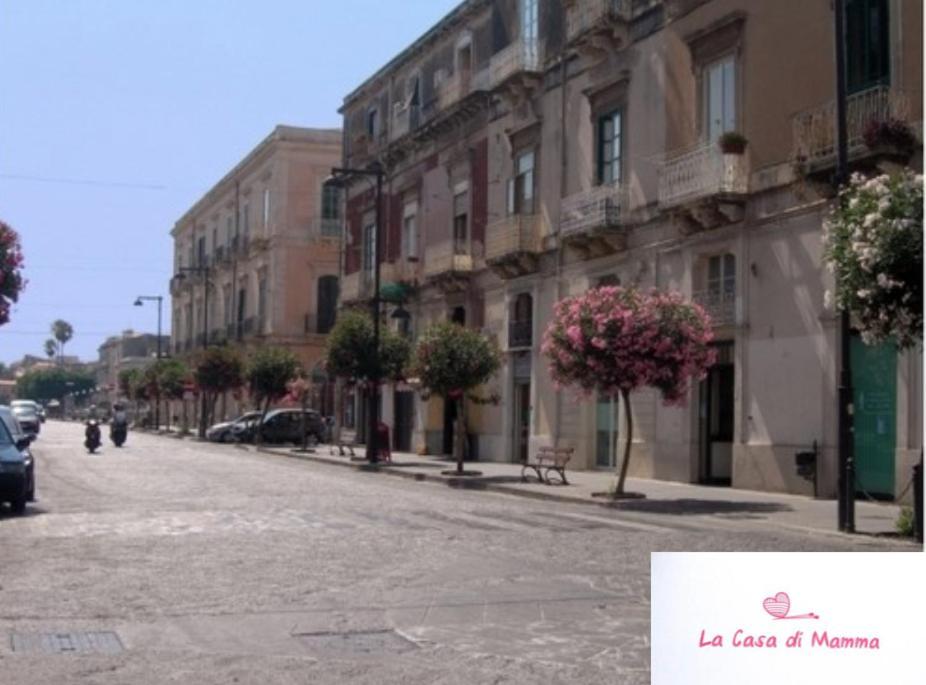 La Casa Di Mamma Syracuse Exterior photo